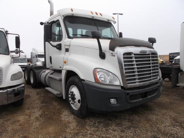 Image #1 (2012 FREIGHTLINER CASCADIA T/A 5TH WHEEL TRUCK)